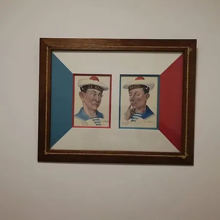 Apartment Art, Sailing, Fishing, ... Serignan!