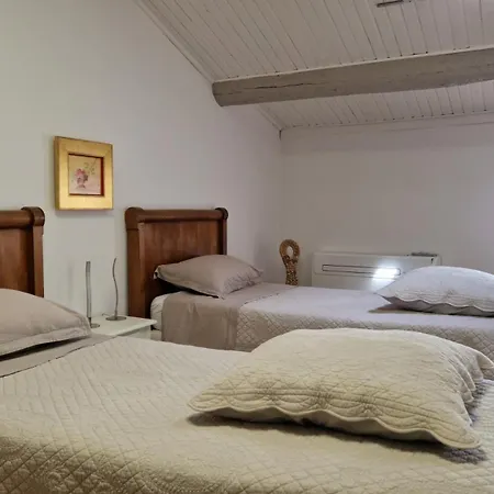 Apartment Art, Sailing, Fishing, ... Serignan!